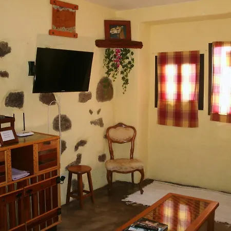 House With 2 Bedrooms In Mancha Blanca With Wonderful Mountain View Furnished Terrace And Wifi 5 Km From The Beach *