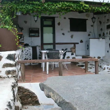 House With 2 Bedrooms In Mancha Blanca With Wonderful Mountain View Furnished Terrace And Wifi 5 Km From The Beach *