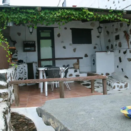 House With 2 Bedrooms In Mancha Blanca With Wonderful Mountain View Furnished Terrace And Wifi 5 Km From The Beach *