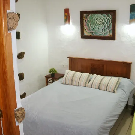 House With 2 Bedrooms In Mancha Blanca With Wonderful Mountain View Furnished Terrace And Wifi 5 Km From The Beach *